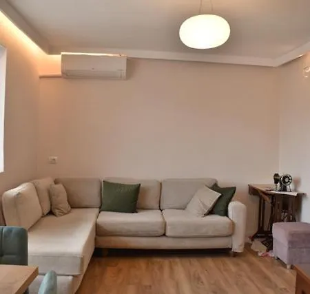Eri Apartment *